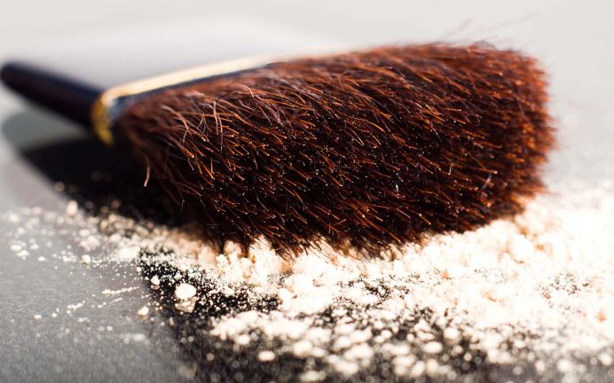 Arszenik, ołów i rtęć! – odwieczne sposoby na nieskazitelną, porcelanową cerę 